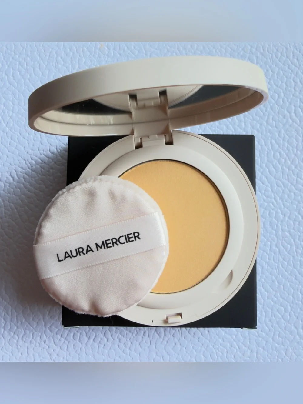 laura mercier laura mercier